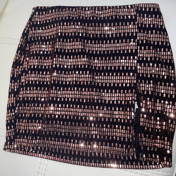 Copper/rose gold skirt - Picture 3 of 5